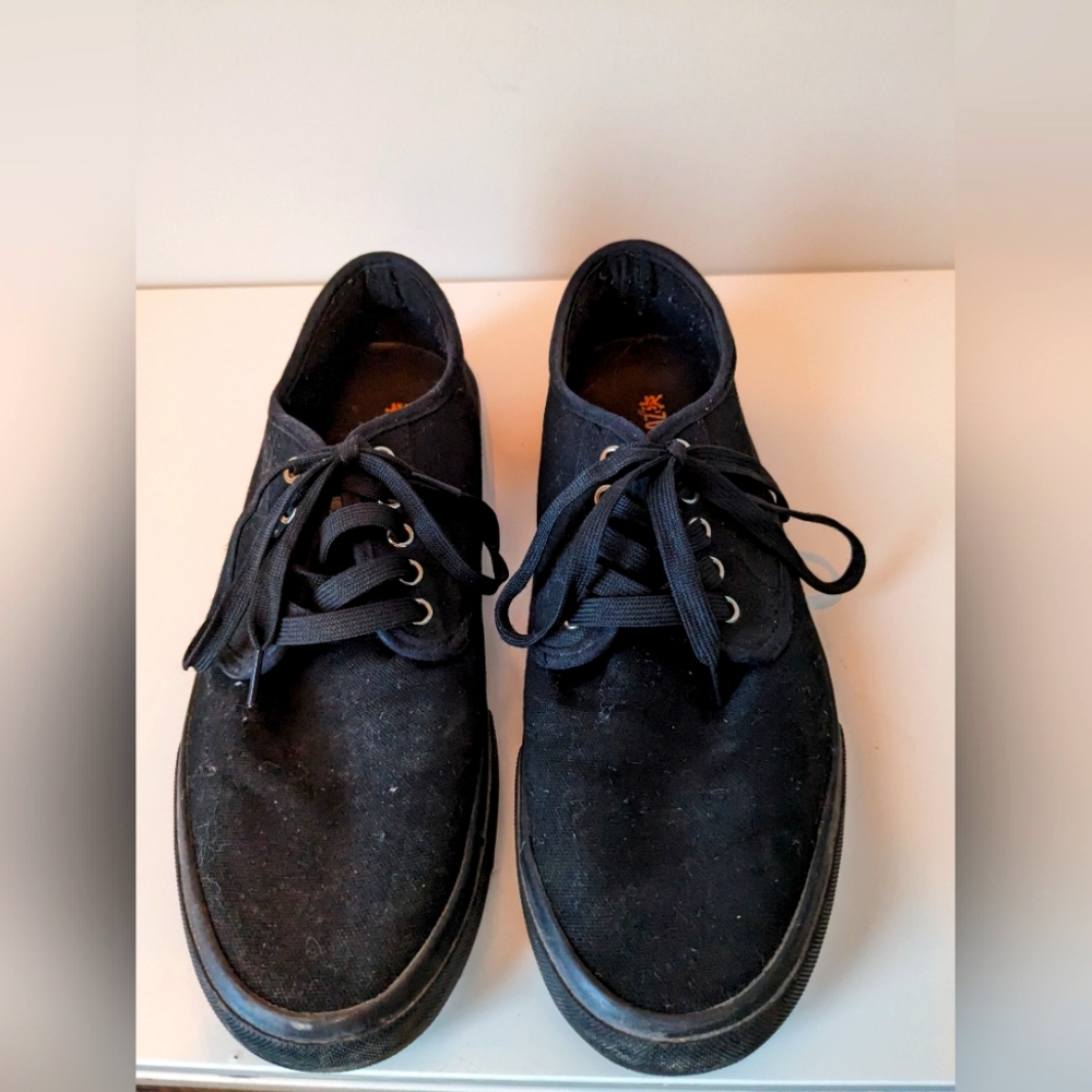 Zoo York Shoes 10